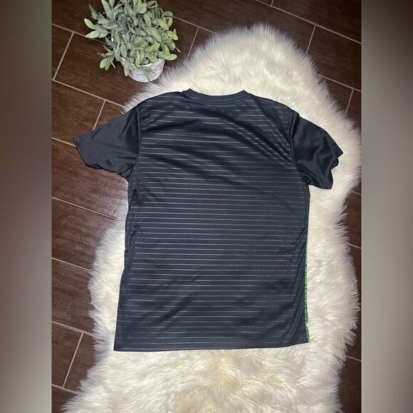 Marvel Baby Hulk tee sz Medium - Picture 3 of 5